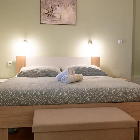 Grandma Marias Retreat *